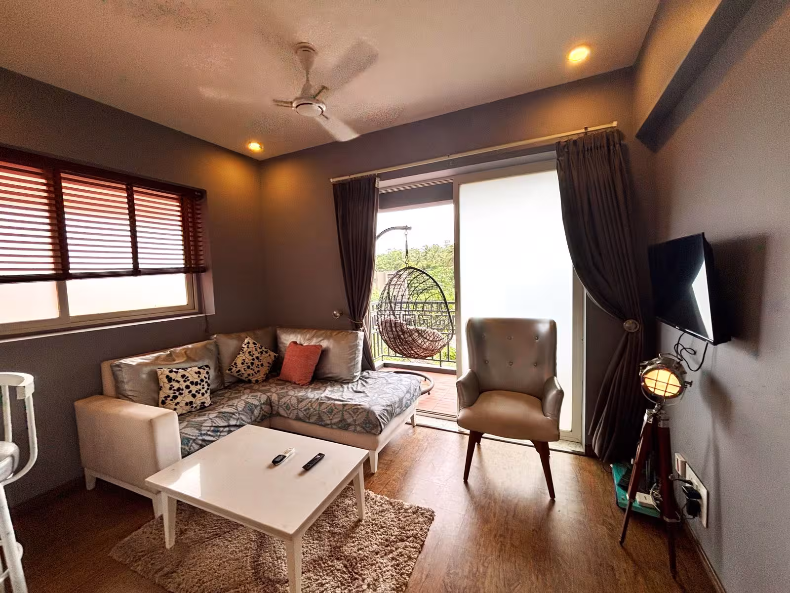 Charming 1 BR Condo with Pool