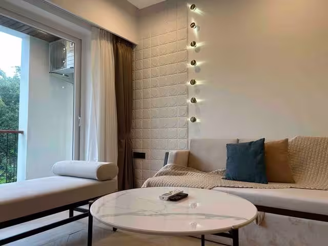 1 BHK walkable to beach