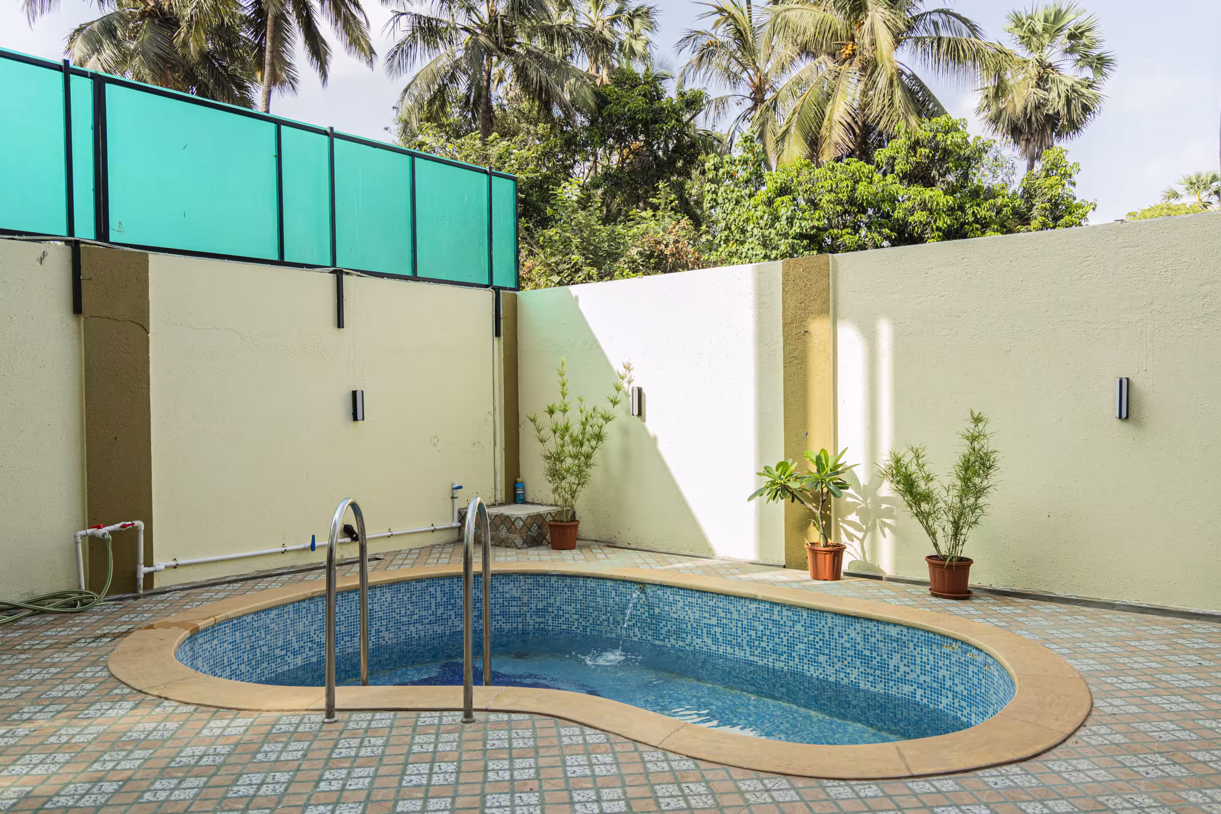 Pool 1
