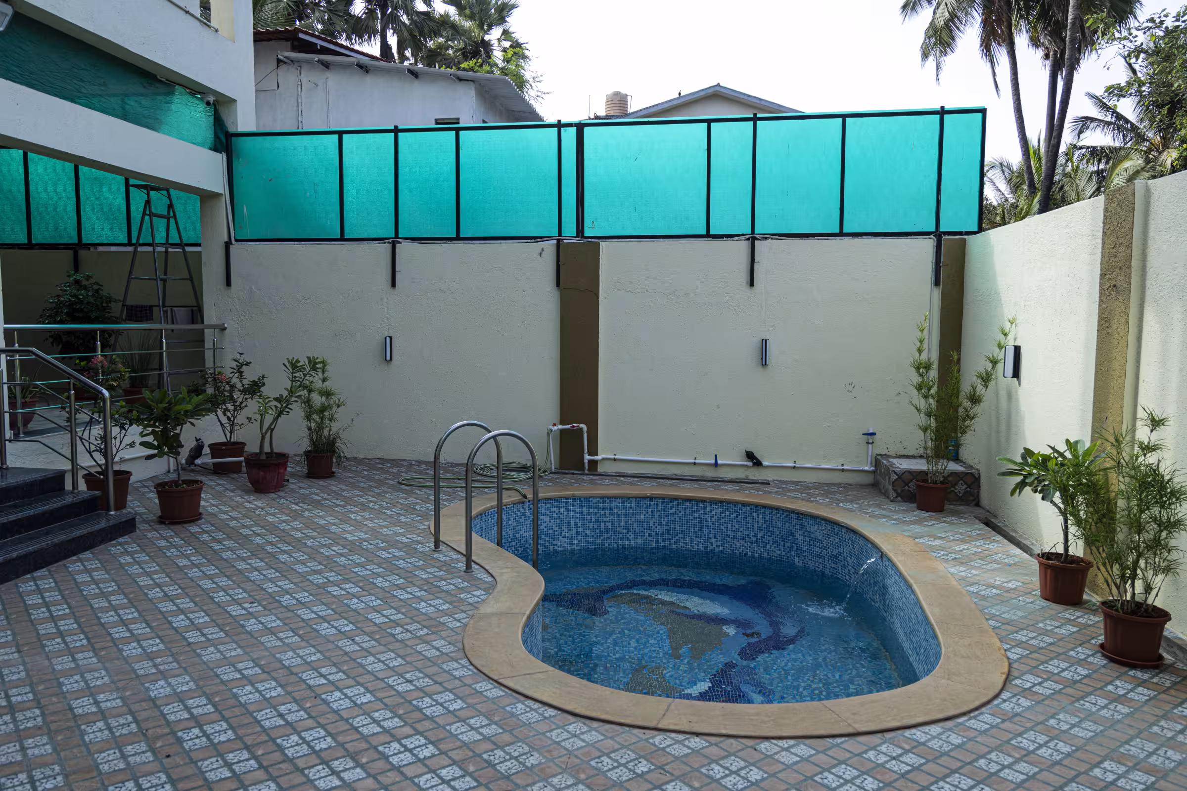 Pool 2