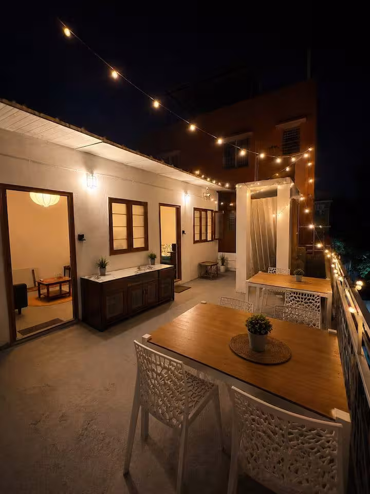 Cozy Rooftop Stay
